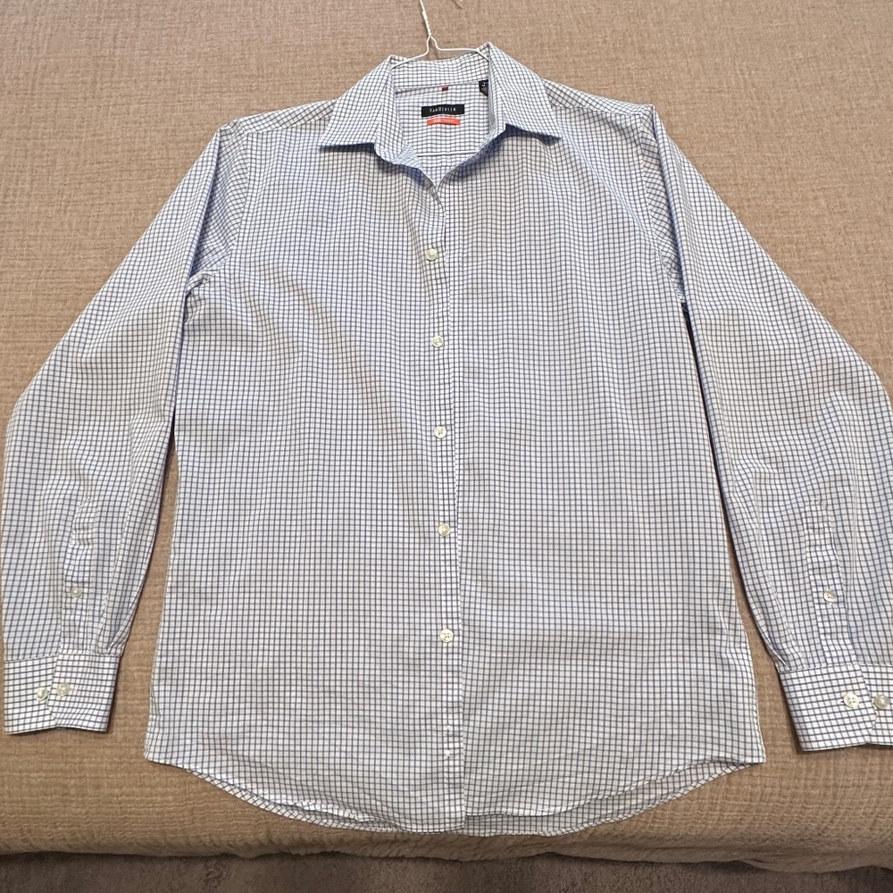 Van Heusen Travelers Men’s Blue & White Checkered Dress Shirt – Size Sm